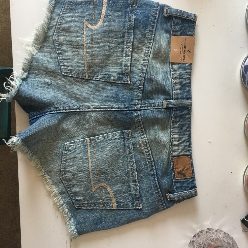 NWT American Eagle hi rise shorts - Picture 2 of 3